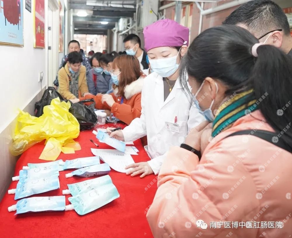 南寧醫(yī)博13周年慶&ldquo;胃腸養(yǎng)護中心&rdquo;暨&ldquo;博士工作站&rdquo;揭牌儀式圓滿成功
